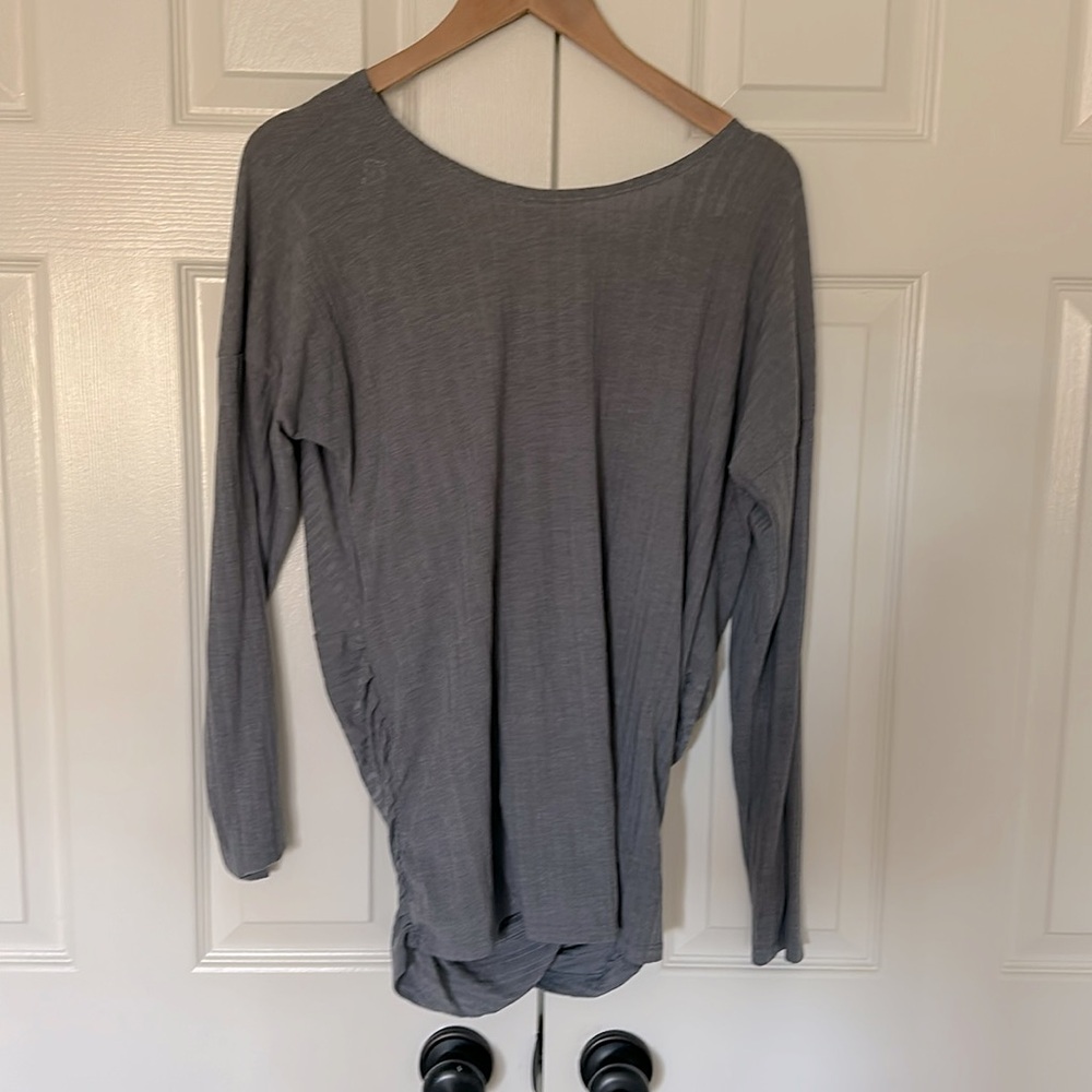 Day trip, gray tunic top